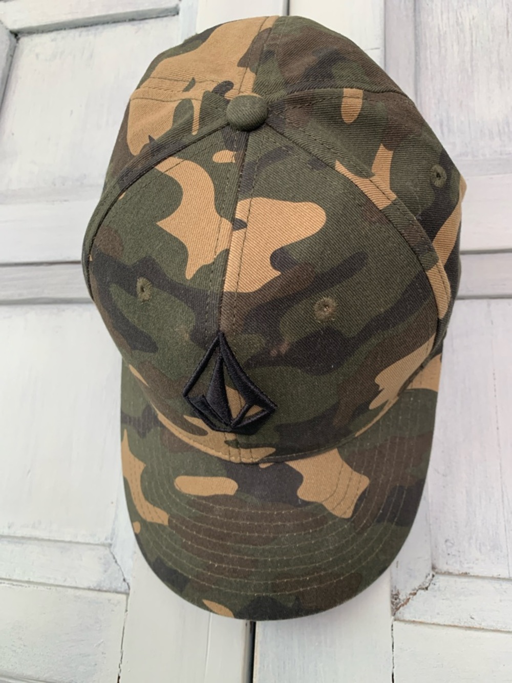 Volcom Camo Snapback Hat Black Logo O/S, like new